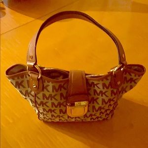 Michael Kors Bucket Bag